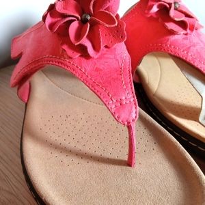 NWT Collections By Clarks Laurieann Gema Sandals. Women's size 11W, Color Rose